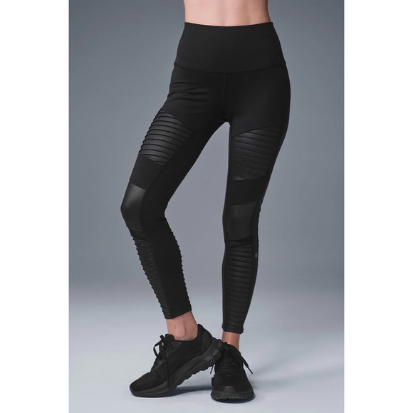 ALO Yoga High Waist 7/8 Moto Leggings in Black - Picture 2 of 6